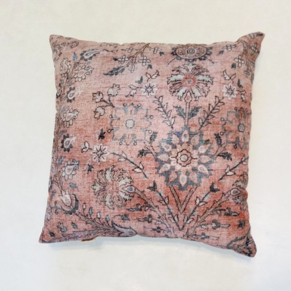 Pier 1 Other - 🤍 Pier 1 dusty pink velvet feel floral accent pillow
